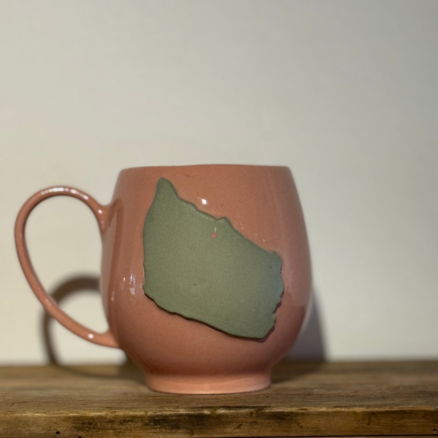 Bornholmerkop - lyserød med grøn Bornholm venstre vendt hank