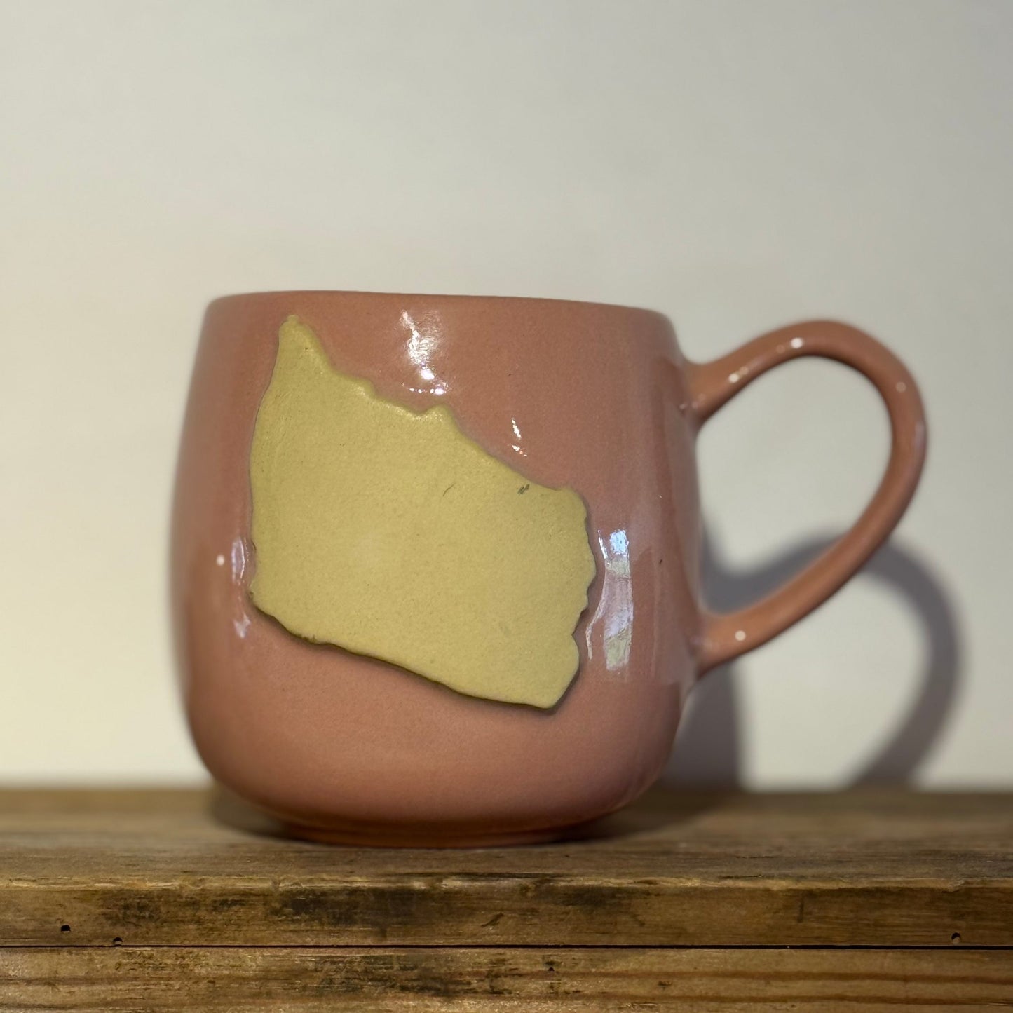 Bornholmerkop - lyserød med natur Bornholm højre vendt hank