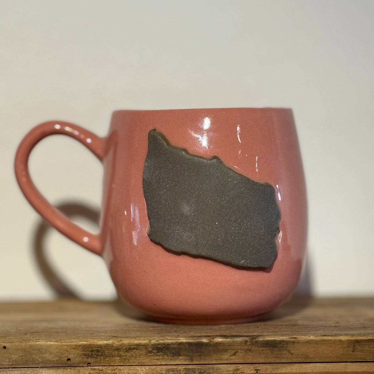 Bornholmerkop - lyserød med mørk Bornholm venstre vendt hank