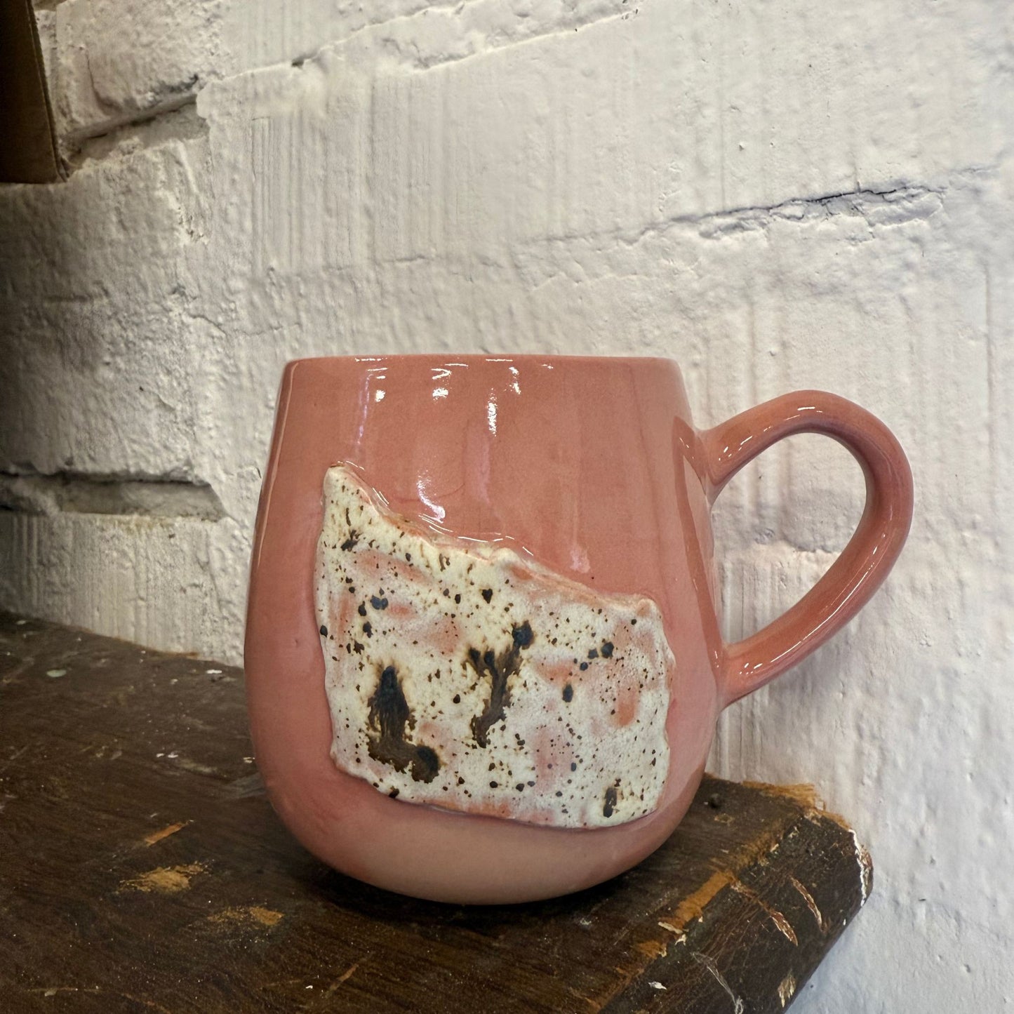 Bornholmerkop - lyserød med lyserød granit Bornholm højre vendt hank