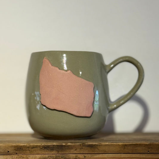 Bornholmerkop - grøn med lyserød Bornholm højre vendt hank